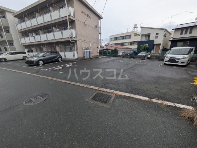 21/26 駐車場