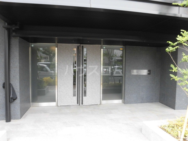 25/30 エントランス