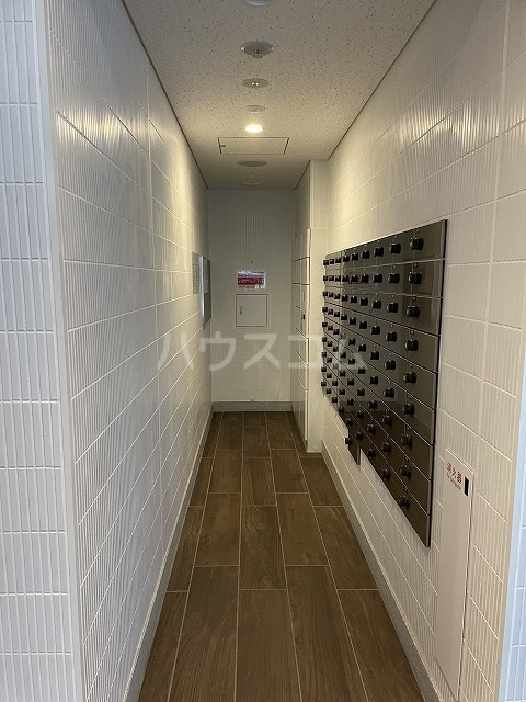 22/27 エントランス