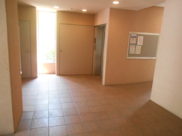 16/26 エントランス