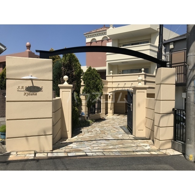 2/3 エントランス