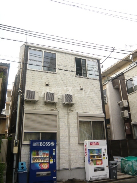 26/30 エントランス
