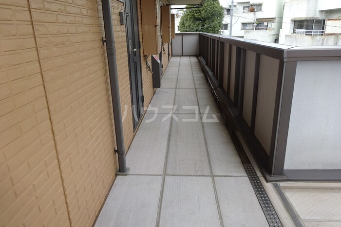 2/4 エントランス