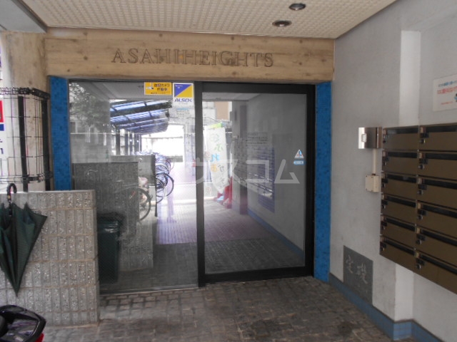 22/30 エントランス