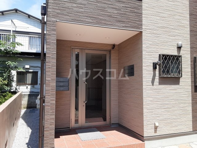 28/30 エントランス