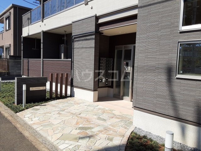 2/3 エントランス