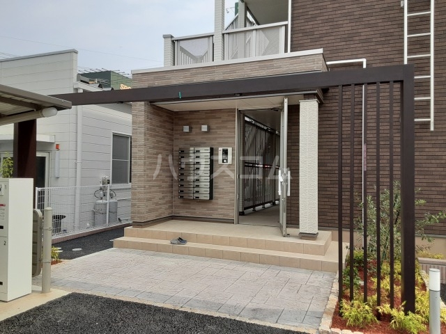 2/4 エントランス