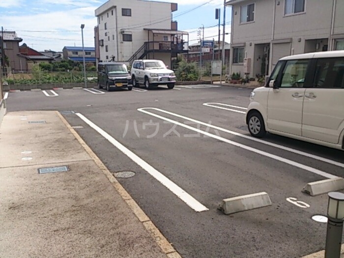 2/4 駐車場