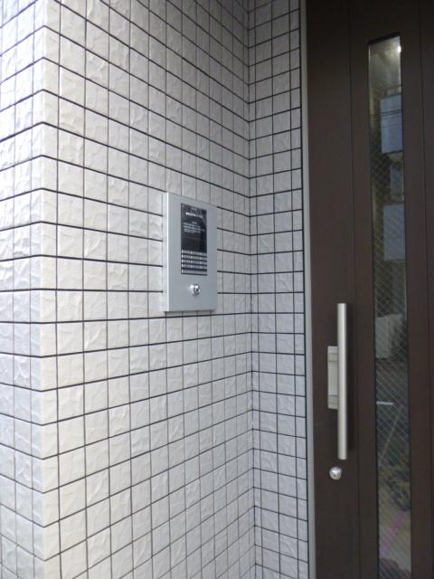 2/2 エントランス