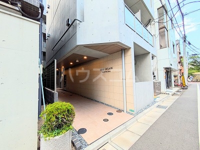 22/25 エントランス