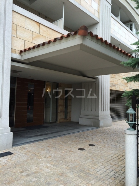 22/30 エントランス