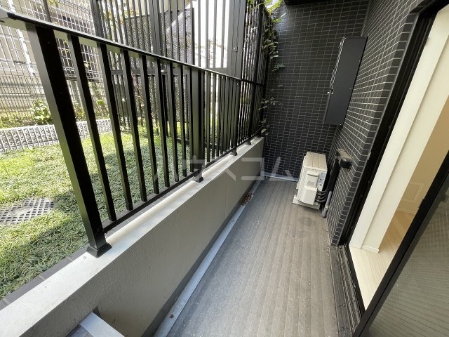 13/23 バルコニー