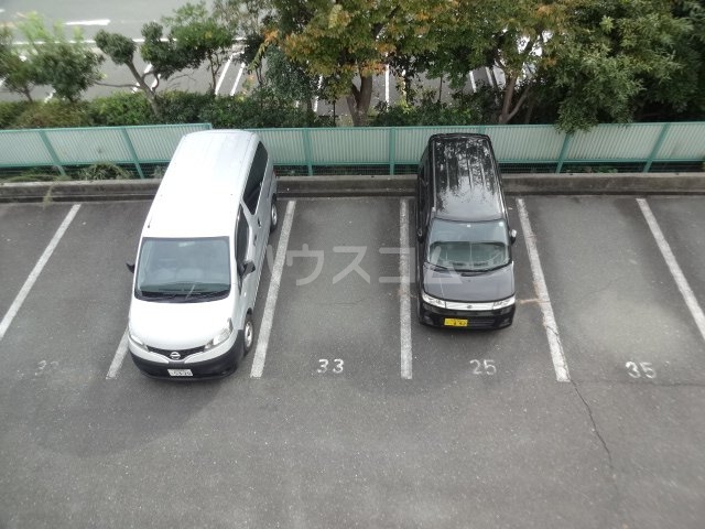 19/27 駐車場