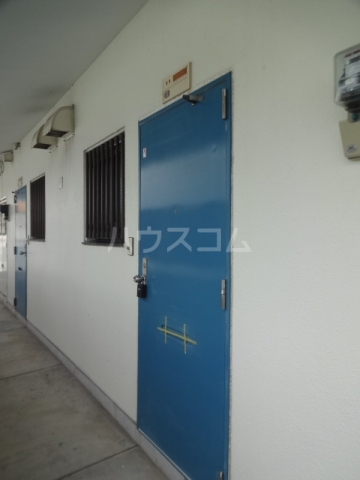 18/27 エントランス