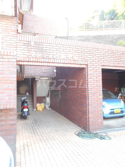 21/25 エントランス