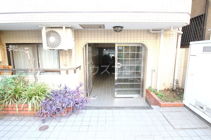 15/15 エントランス