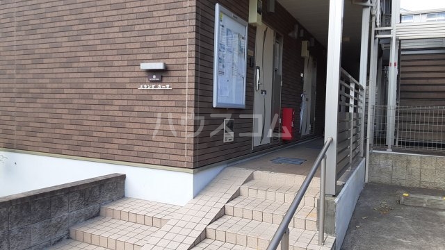 28/30 エントランス