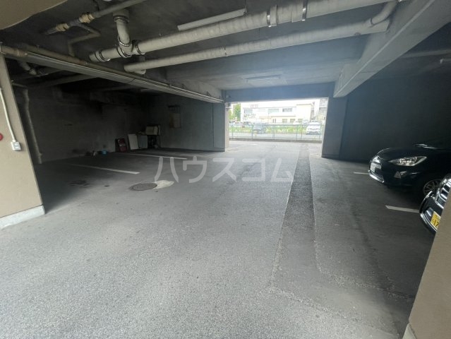 18/21 駐車場