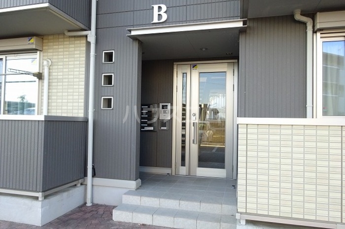 20/23 エントランス