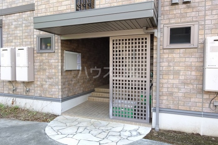 2/4 エントランス