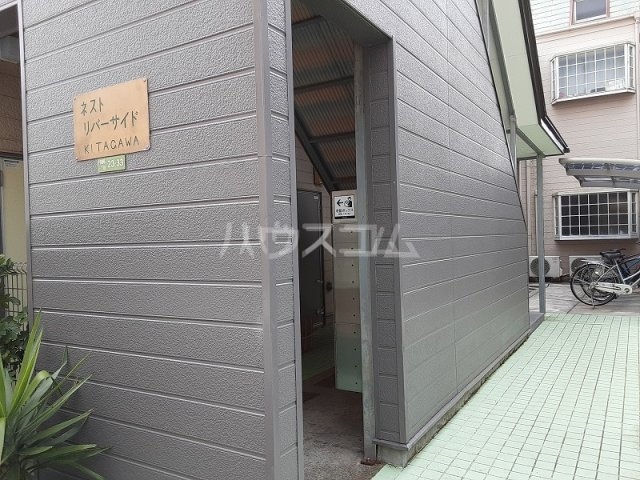 16/19 エントランス
