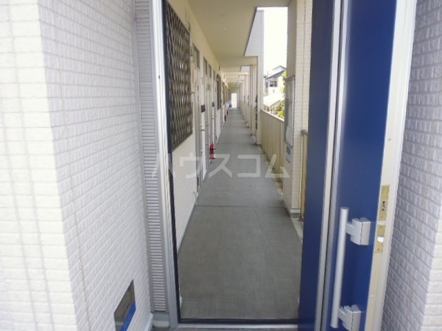 20/30 エントランス