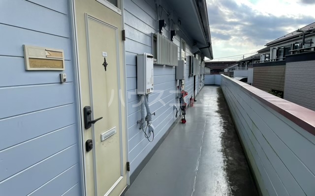 22/30 エントランス