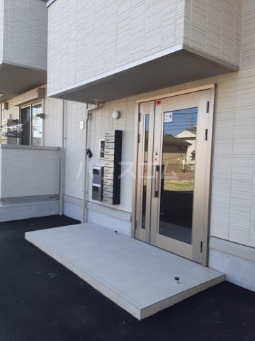 21/30 エントランス