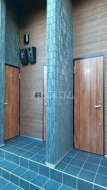 22/30 エントランス