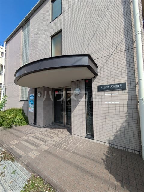 23/30 エントランス