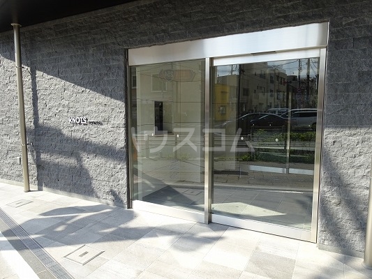 19/30 エントランス