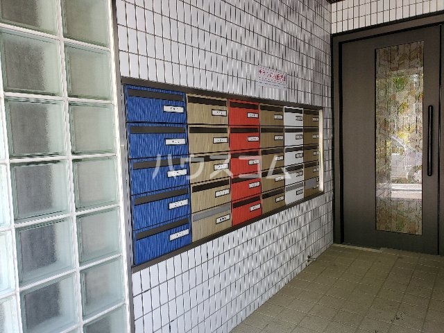 25/30 エントランス