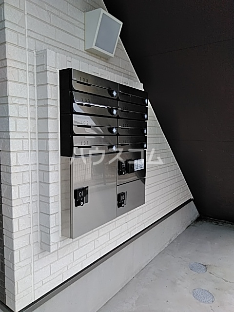 27/30 エントランス