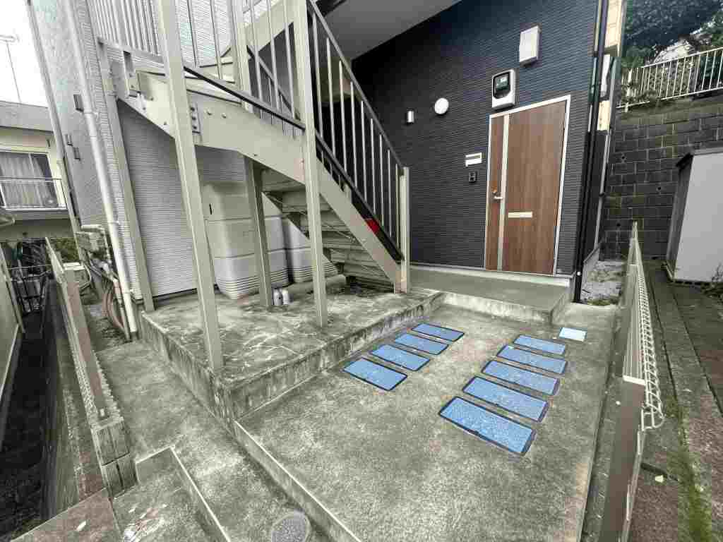 21/23 エントランス