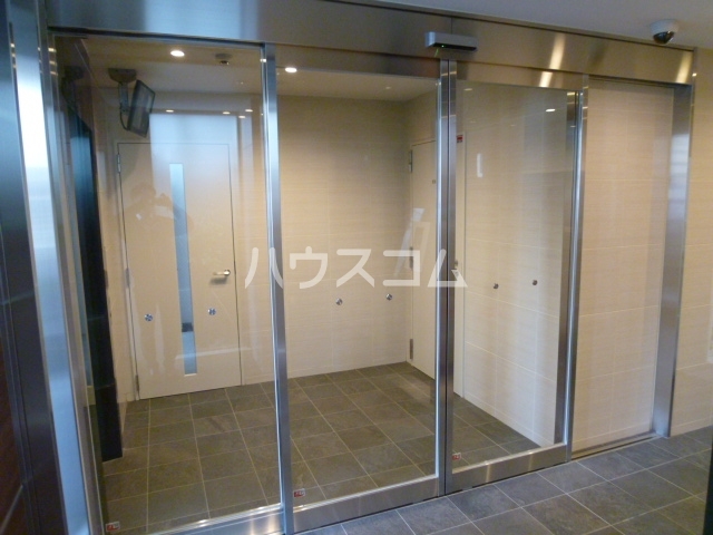24/26 エントランス