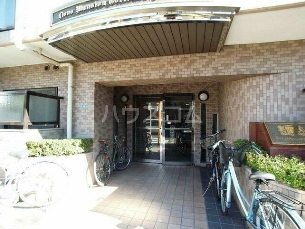 22/30 エントランス