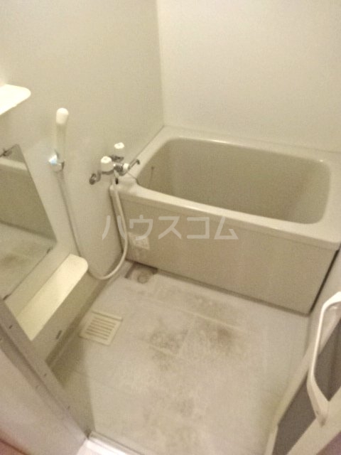 13/30 浴室