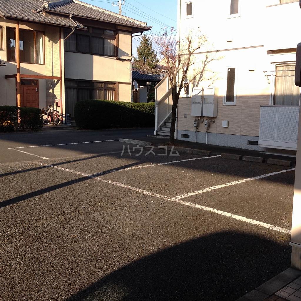 14/17 駐車場