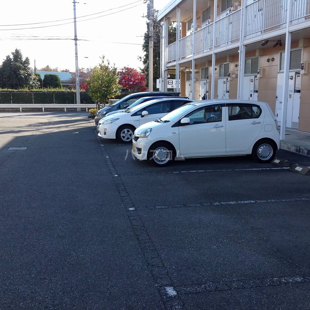 13/15 駐車場