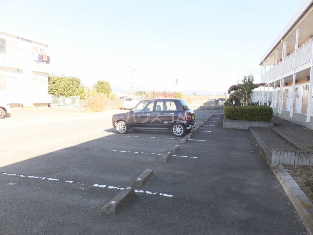 13/21 駐車場