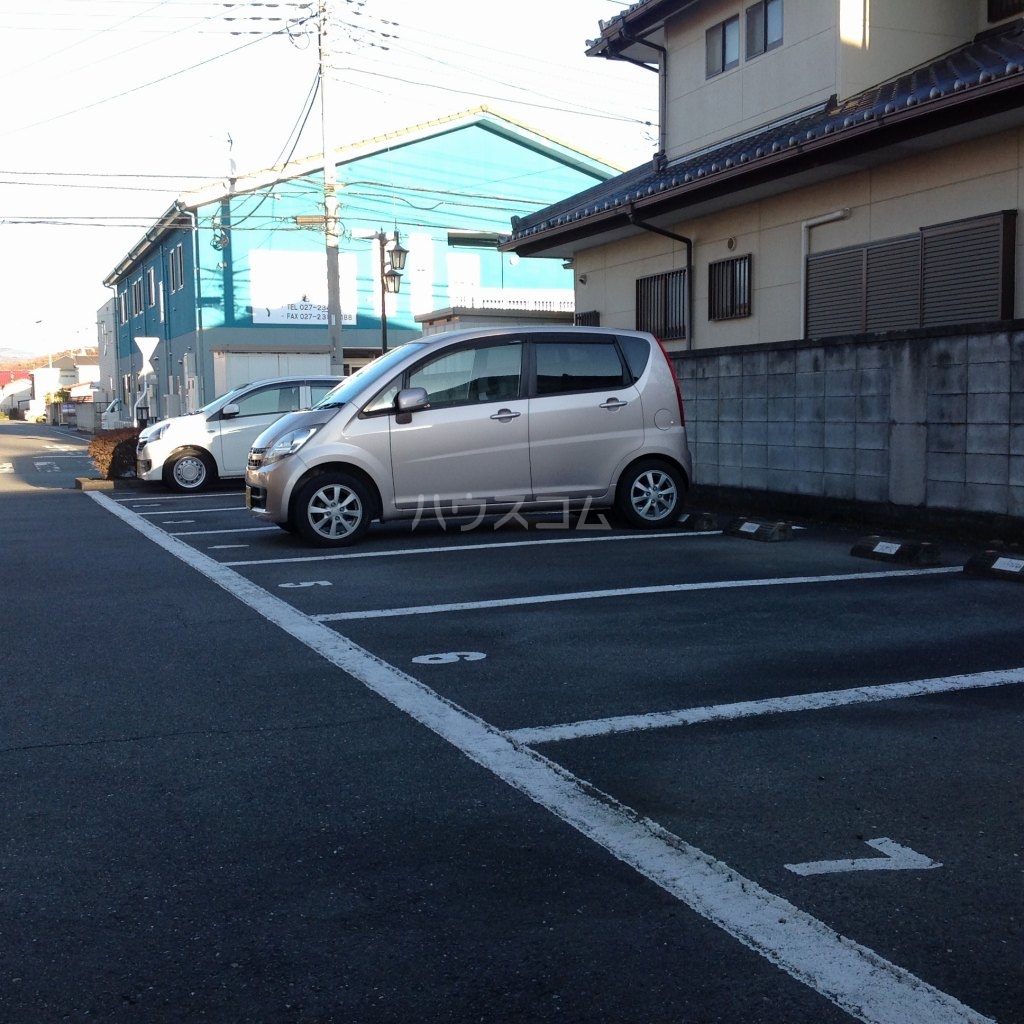 17/27 駐車場