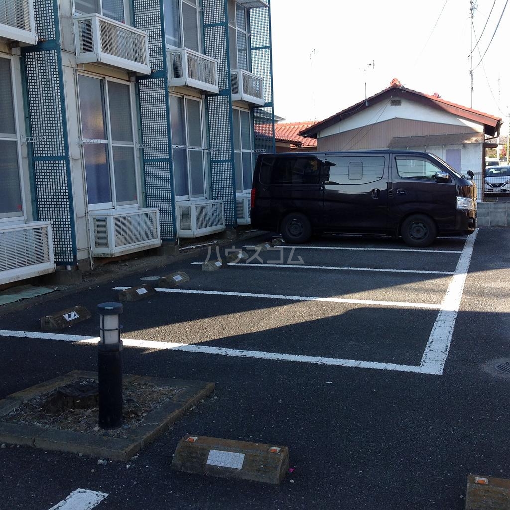 17/17 駐車場