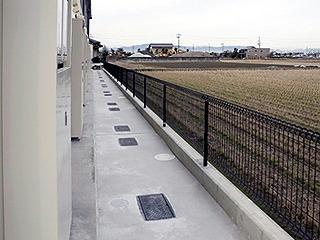 13/18 エントランス