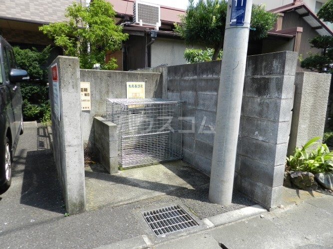 20/27 エントランス