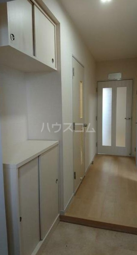 27/30 エントランス