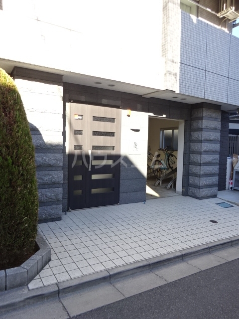 22/29 エントランス