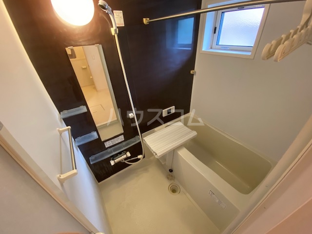 13/30 浴室