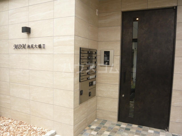 28/30 エントランス