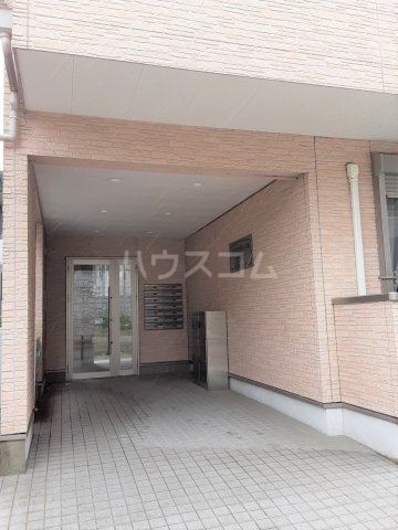 24/30 エントランス