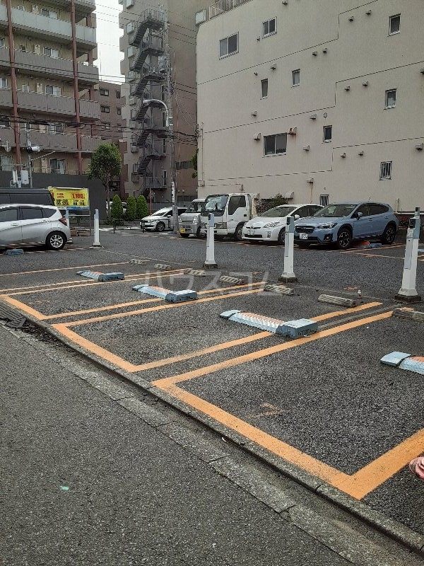 22/30 駐車場